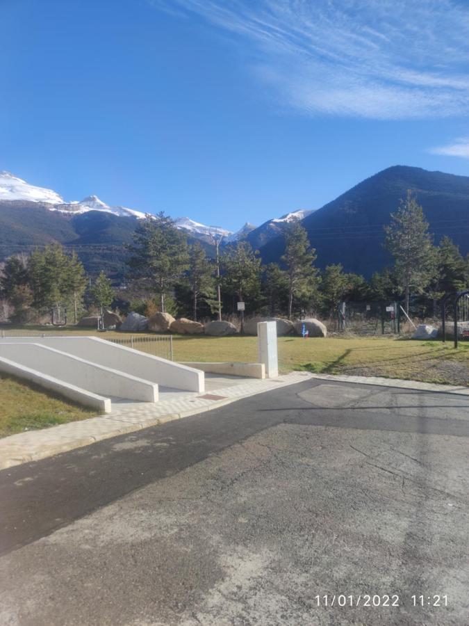 Apartamento A Estrenar En Villanúa Exterior foto